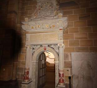 Durchgang zum Bibelgarten