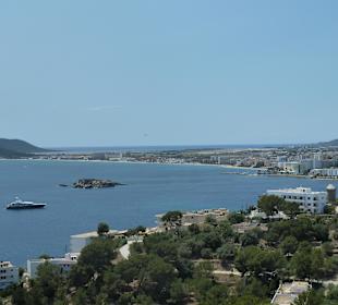 Blick auf Platja d'en Bossa aus Richtung Dalt Villa