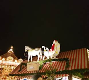 Auf den Dächern bewegliche Figuren