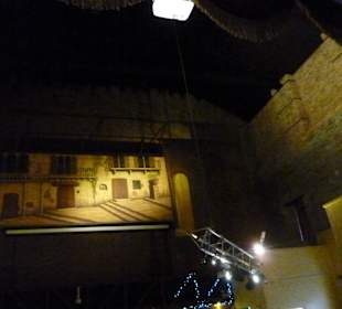 The Prince of Wales w budynku teatru