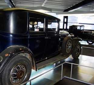 Im Museum Fahrzeugaustellung