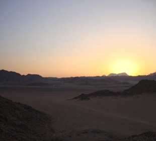 Sonnenuntergang in der Wüste