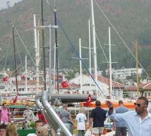 Immer Treiben im Hafen