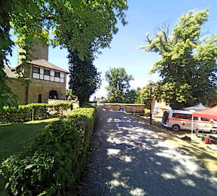 Historischer Markt im oberen Burghof