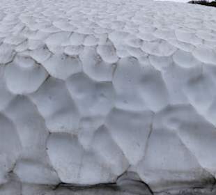 Noch viel Schnee im Juni 