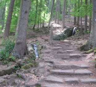 Wasserfall am Hilschweiher