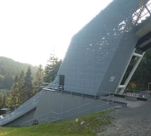 Bei der Wadeberg-Skisprunganlage in Oberhof