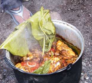 Hähnchen bei der Maya-Familie