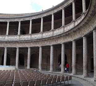 Im Karlspalast