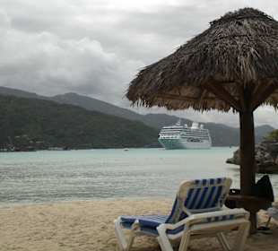 Blick auf die Azamara Journey