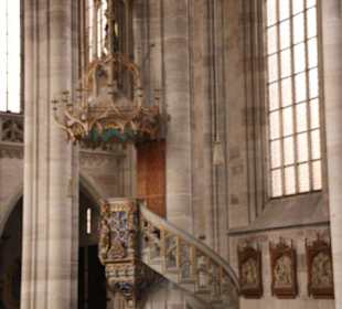 Kunstvolle Sandstein Kanzel