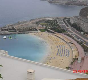 Der Strand vorm Hotel