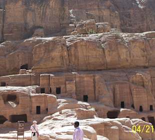 Gräber oder auch frühere Wohneinheiten