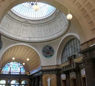 Wiesbaden: im Foyer vom Kurhaus / Spielbank