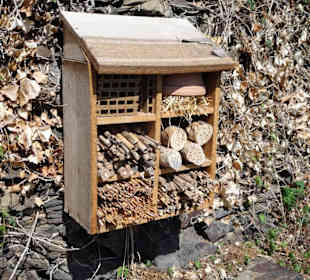 Insektenhotel im Jardin Méditerranéen