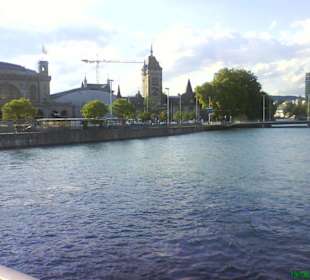 Blick auf den Hauptbahnhof vom Limmat aus