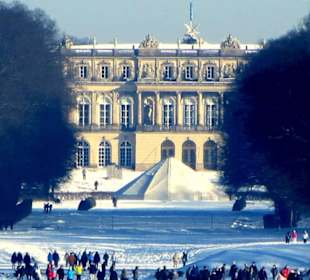 Das Schloss im Winter: