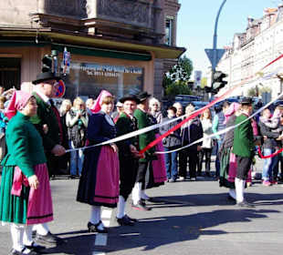 Volkstrachen Stadeln e.V.Erntedank m.Wasserrad