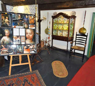 Rundgang durch die Museumsräume des Hauses Samson