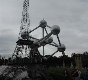 Paris und Atomium