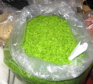 Grüner Reis, wird zum Schnapsbrennen verwand.