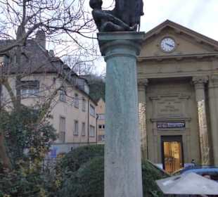 Stadt der Brunnen und Skulpturen