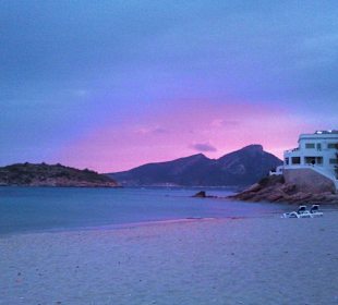 Blick vom Strand aus Richtung Dracheninsel