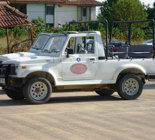 Jeep Safari