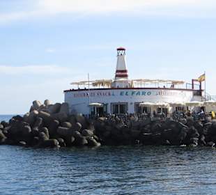 Faro im Hafen Puerto de Mogan