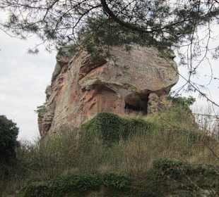 Schöne Burgruine Drachenfels