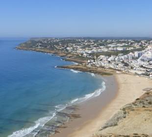 Blick vom Obelisken zur Küste und auf Praia da Luz