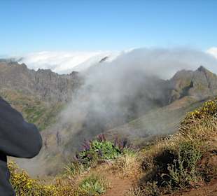 Blick vom Pico do Aieiro
