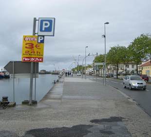 Strasse am Rio Cavado