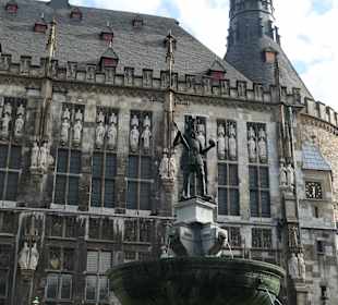 Am Rathausmarkt von Aachen 