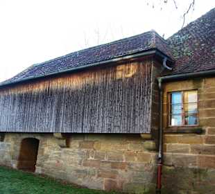Nebenhaus vor der Festung