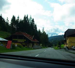 Links der große Spielbereich