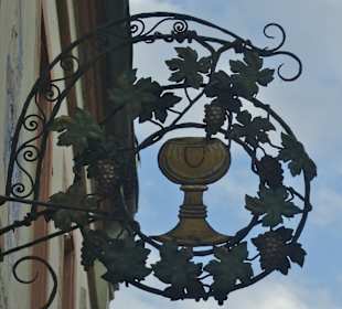 Beim Gutsausschank „Zum kleinen Ortsgericht“ 
