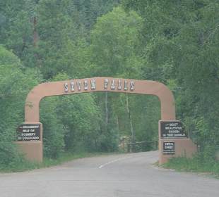 Einfahrt zu Seven Falls