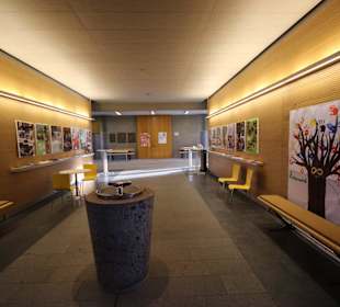 Foyer und Taufe