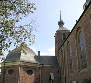 Klosterkirche vom Bergparkplatz aus