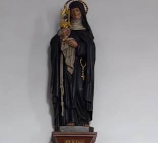 Wandstatue