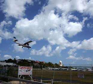 Flugzeug beim Landen