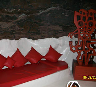 Sitzgruppe in Lavablase