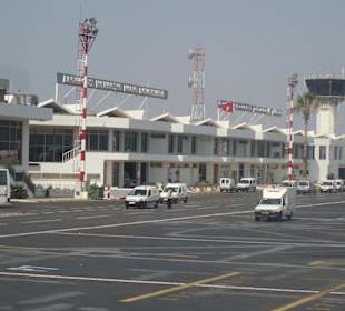 ...Flughafen von Monastir...