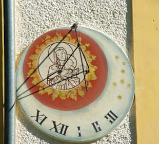 Gedenkkirche Sonnenuhr