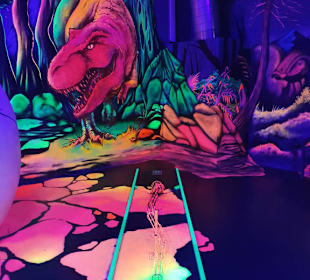 GlowZone 4D Schwarzlicht Minigolf