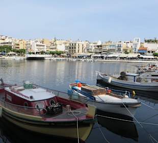Fischerboote im Hafen von Agios Nikolaos