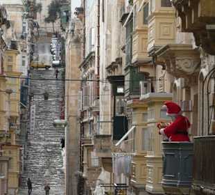 Strasse in Valletta (Weihnachten)