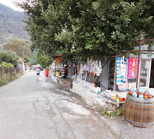 Kournas See Souvenvirshops