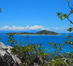 Blick zur Nachbarinsel Cousine, dahinter Mahé